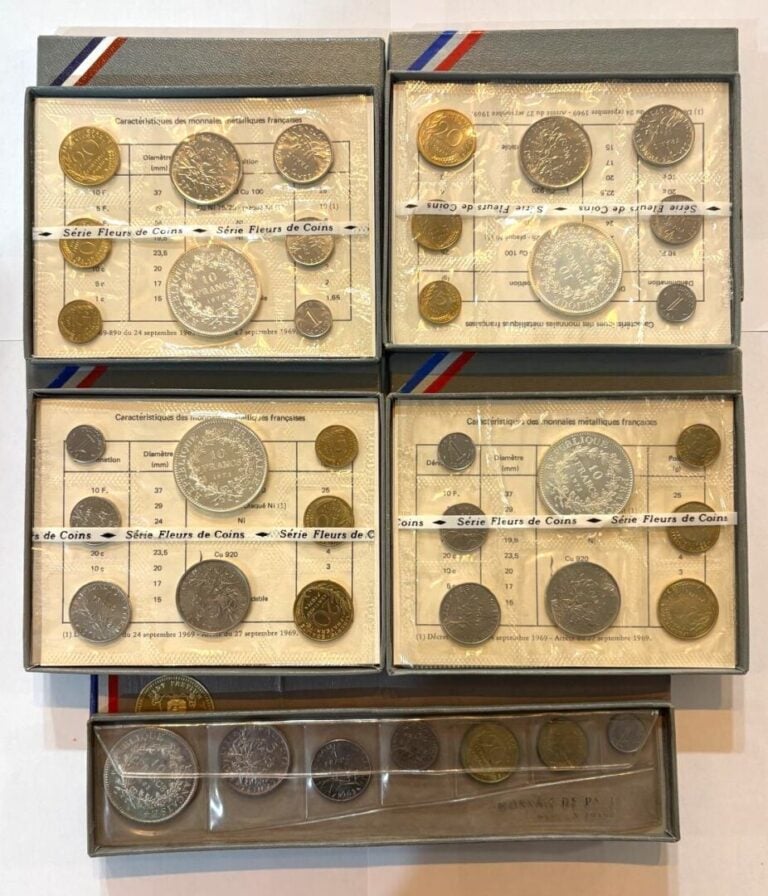 France - Francs - Lot de cinq coffrets BU France comprenant les années 1965, 19…