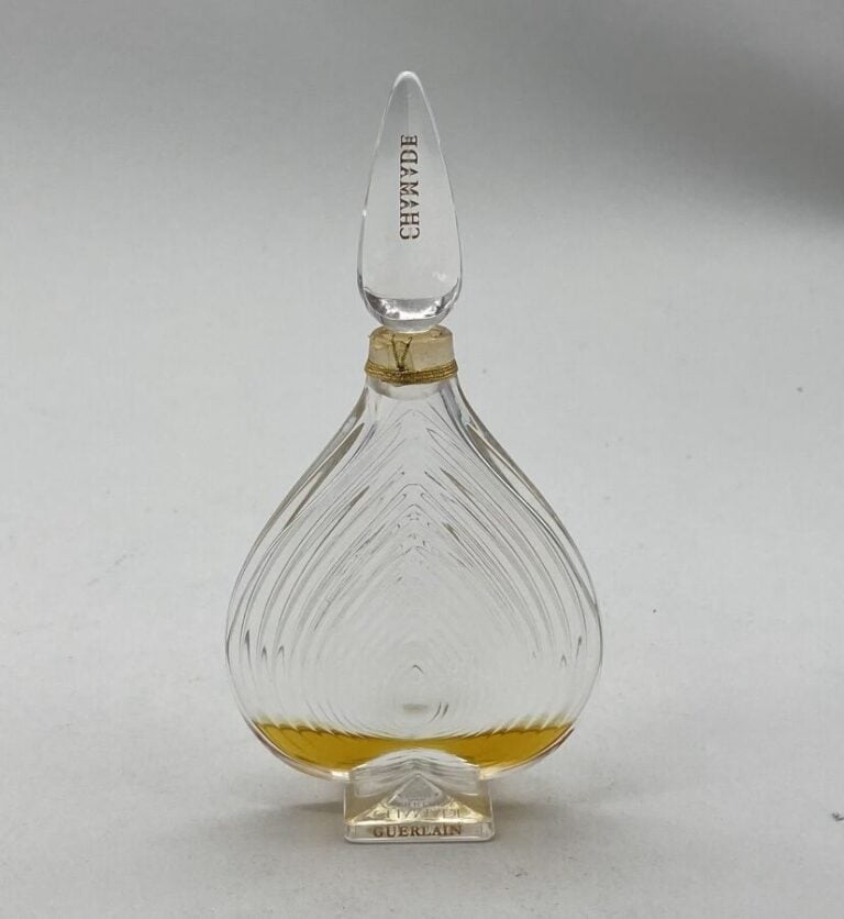 GUERLAIN, 2 flacons pour "Chamade", dans leur boite d'origine, bouchon plast-ém…