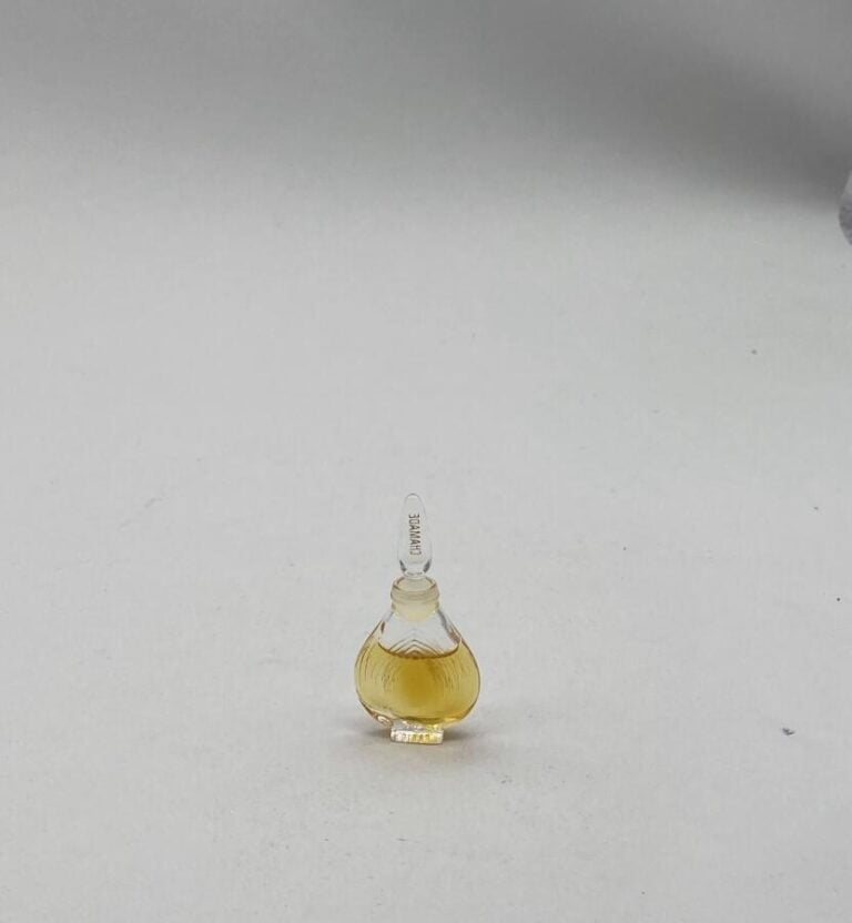 GUERLAIN, 2 flacons pour "Chamade", dans leur boite d'origine, bouchon plast-ém…