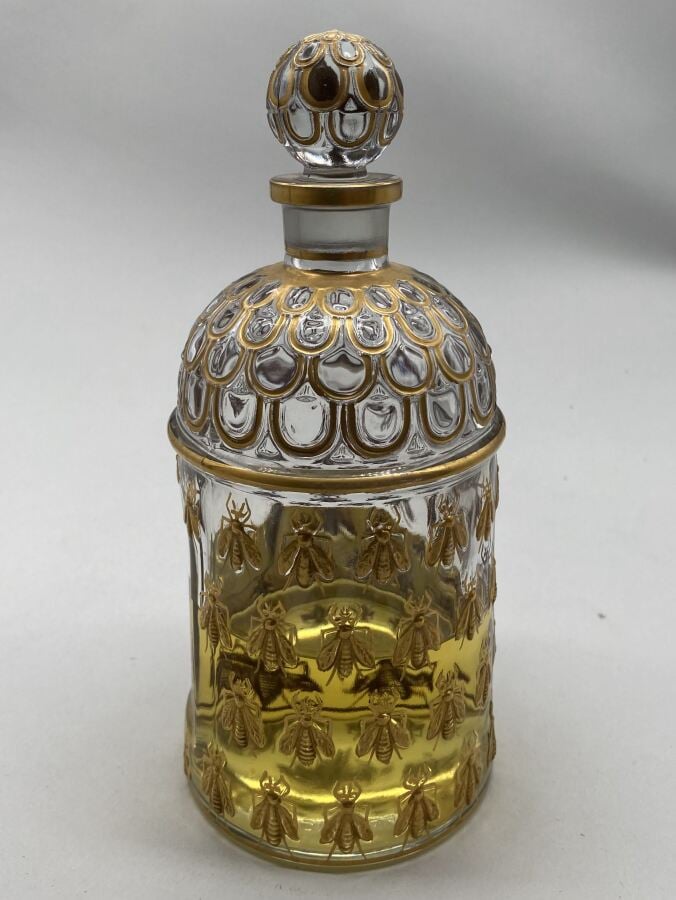 GUERLAIN,"Eau Impériale" Flacon abeilles , monogrammé en lettre MLE, bouchon ém…