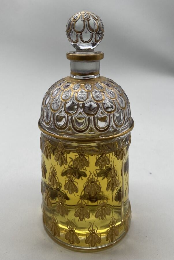 GUERLAIN,"Eau Impériale" Flacon abeilles, titré en lettres, bouchon émeri, bloq…