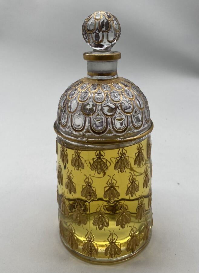 GUERLAIN,"Eau Impériale" Flacon abeilles, titré en lettres, bouchon émeri, bloq…