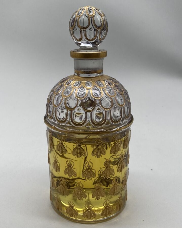 GUERLAIN,"Eau Impériale" Flacon abeilles, titré en lettres, bouchon émeri, bloq…