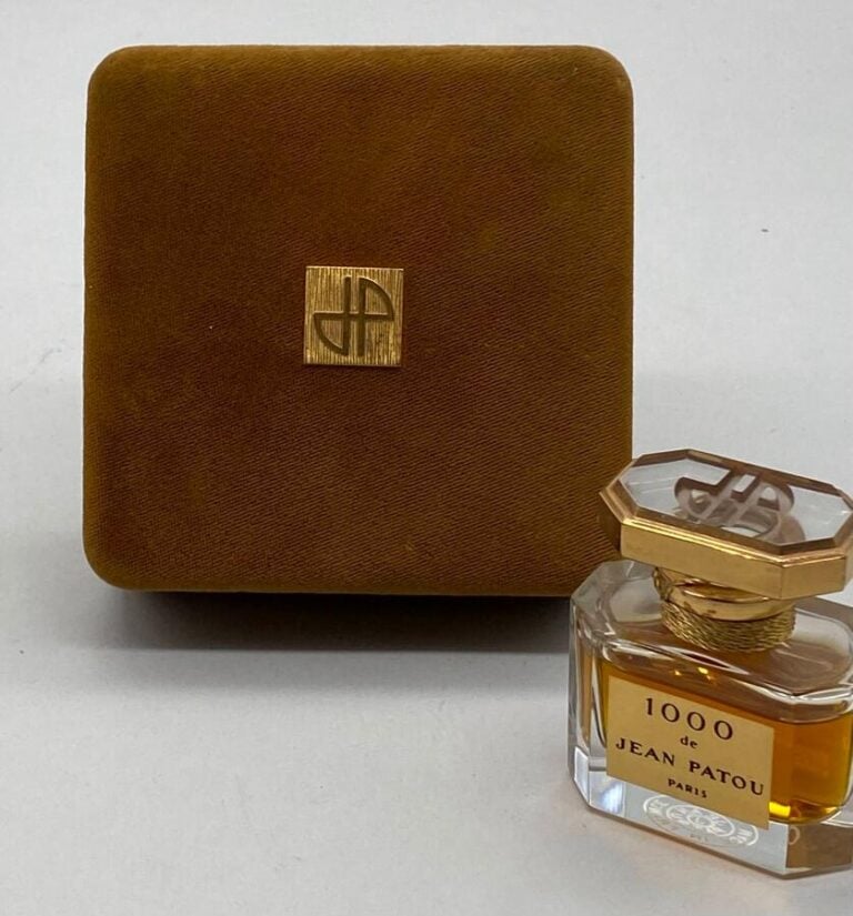 Jean PATOU, pour "1000" , dans sa boite luxe n°58, scellé d'origine, bouchon ém…