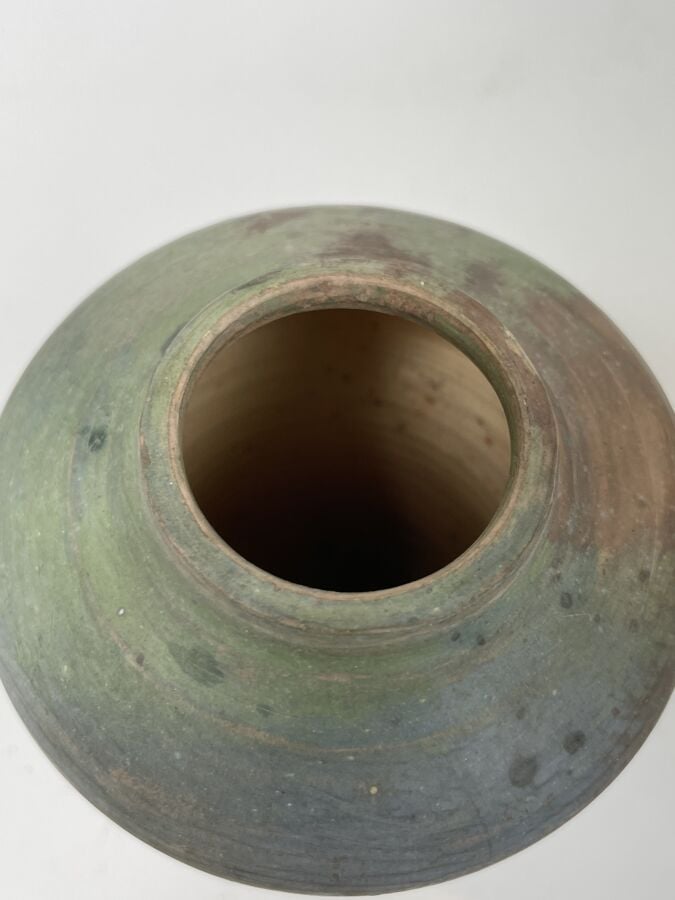 Lot comprenant : une ASSIETTE "Mont Fuji", Petit VASE MAROCAIN (accidents), CEN…
