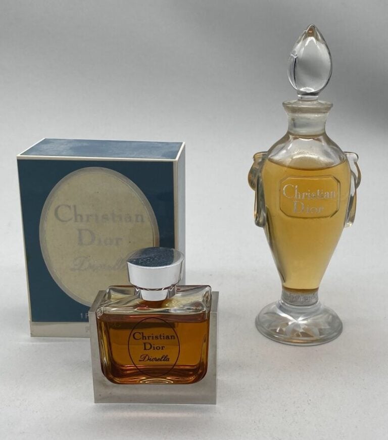 Lot de 2 flacons Christian DIOR : - - "Diorella" dans sa boite d'origine, flaco…