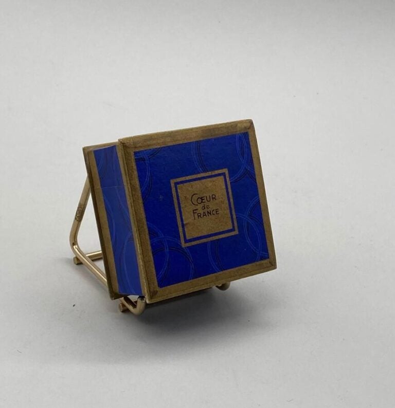Lot de boîtes à poudre vides des années 1930-1950, dont : - - LANCÔME - - REVIR…