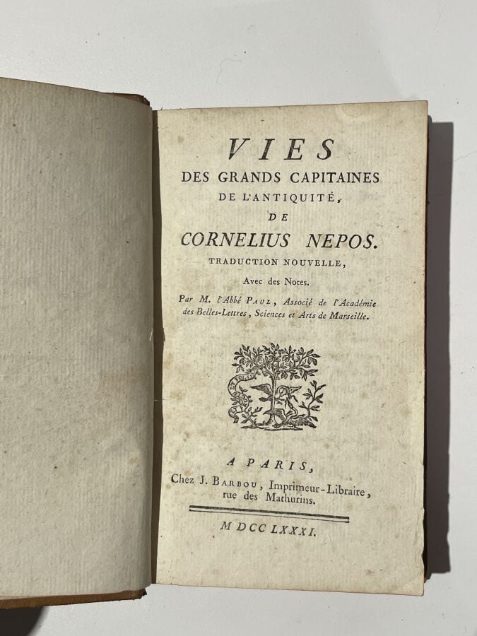 Lot de livres reliés divers - - Lot à retirer à : - PANAME SERVICES - 54 avenue…