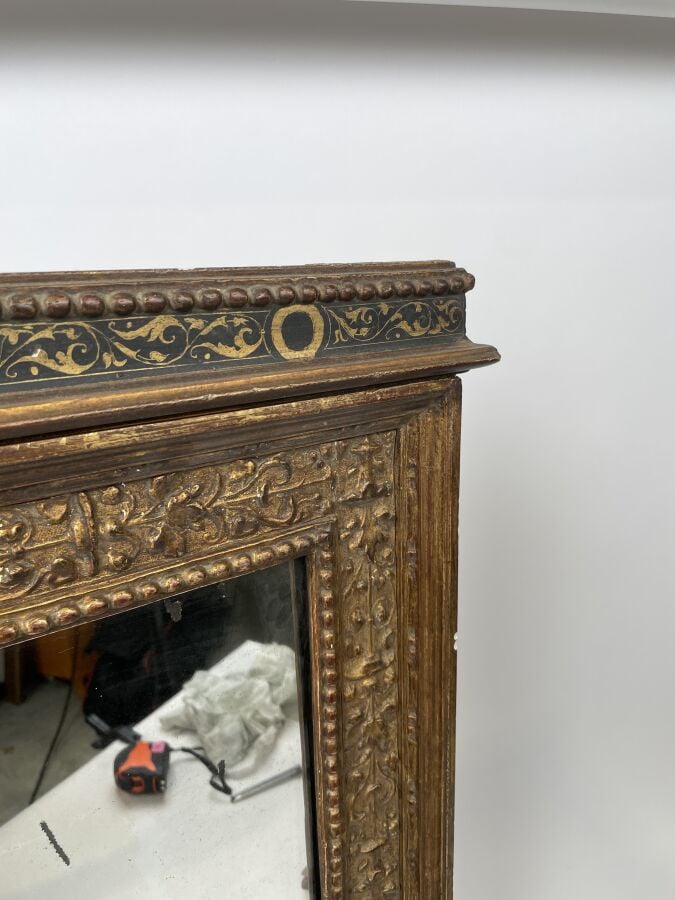 MIROIR en bois doré sculpté de style renaissance - 67 x 49 x 9.5 cm - Lot à ret…