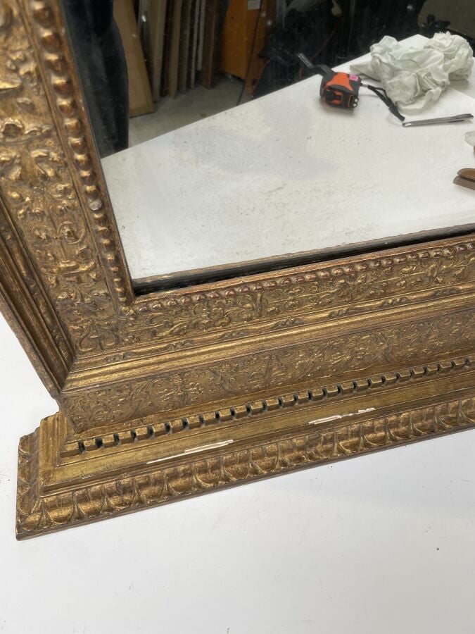 MIROIR en bois doré sculpté de style renaissance - 67 x 49 x 9.5 cm - Lot à ret…