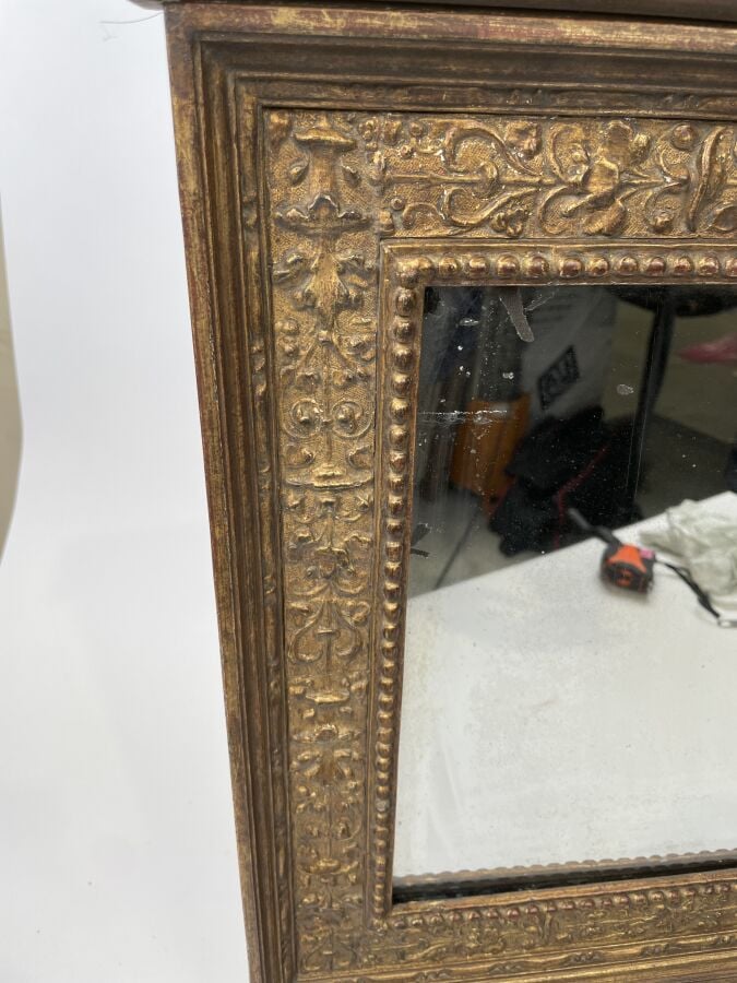 MIROIR en bois doré sculpté de style renaissance - 67 x 49 x 9.5 cm - Lot à ret…
