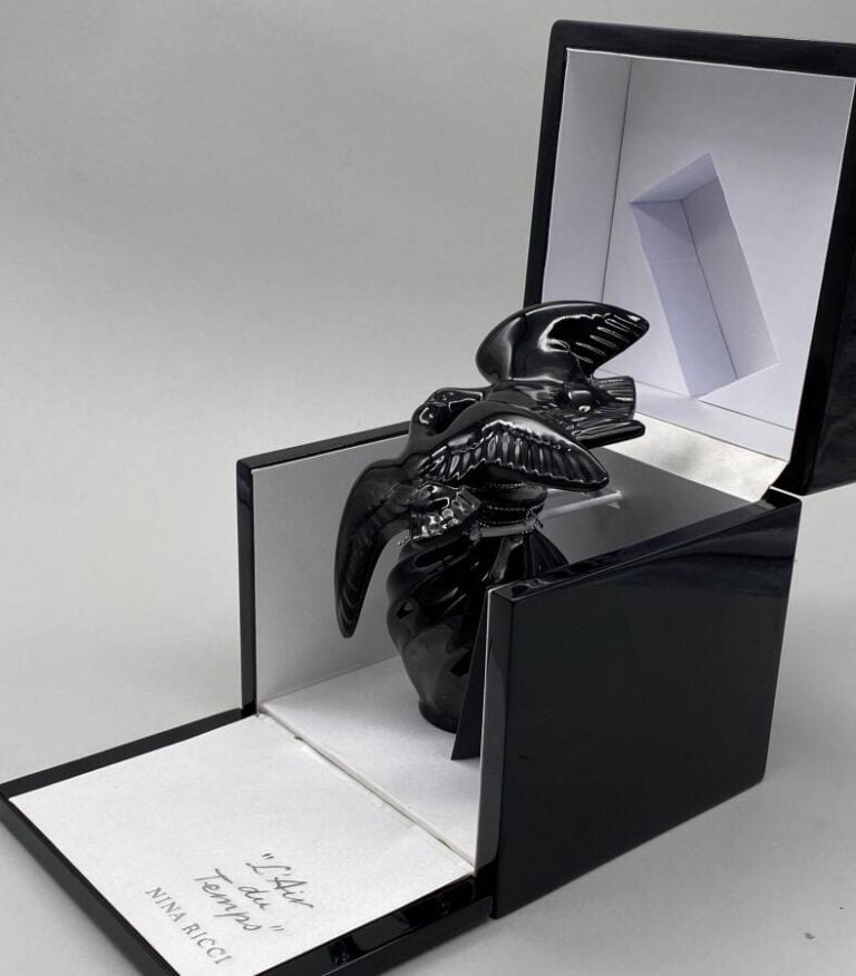 NINA RICCI, 1 flacon anniversaire 60 ans pour "l'air du temps", flacons noir De…