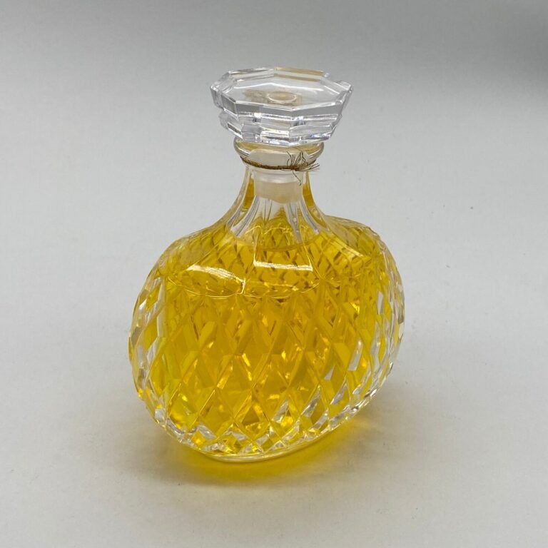 NINA RICCI, pour "Capricci", flacon en cristal de Marc Lalique, , bouchon émeri…