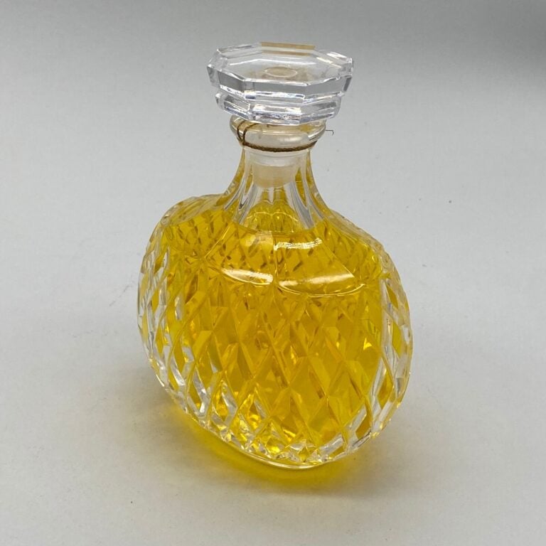 NINA RICCI, pour "Capricci", flacon en cristal de Marc Lalique, , bouchon émeri…