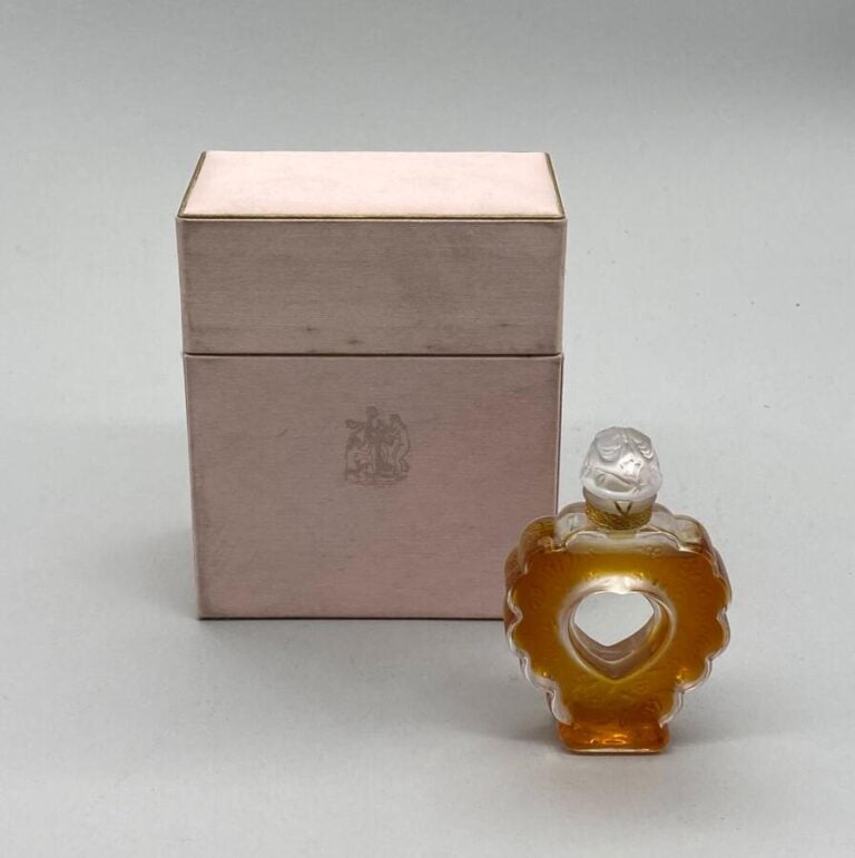 NINA RICCI, pour "Cœur joie", flacon de Marc Lalique, , 1950, à bouchon émeri,…