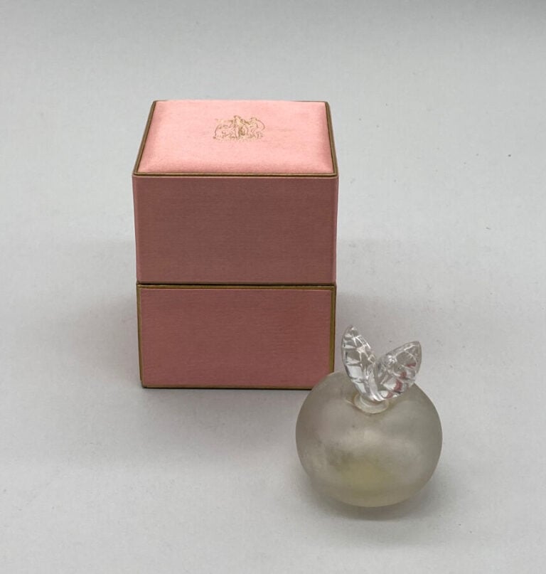 NINA RICCI, pour "Fille d'Eve", flacon pomme de Marc Lalique, bouchon émeri à 2…
