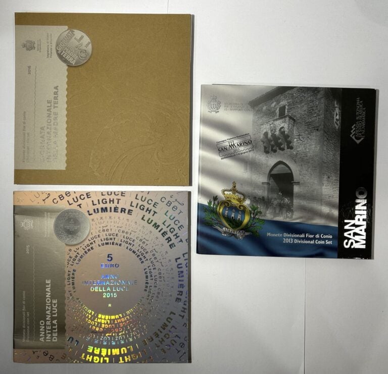 Saint-Marin - Euros - Lot de trois coffrets BU Saint Marin 2013, ,2015 et 2016…