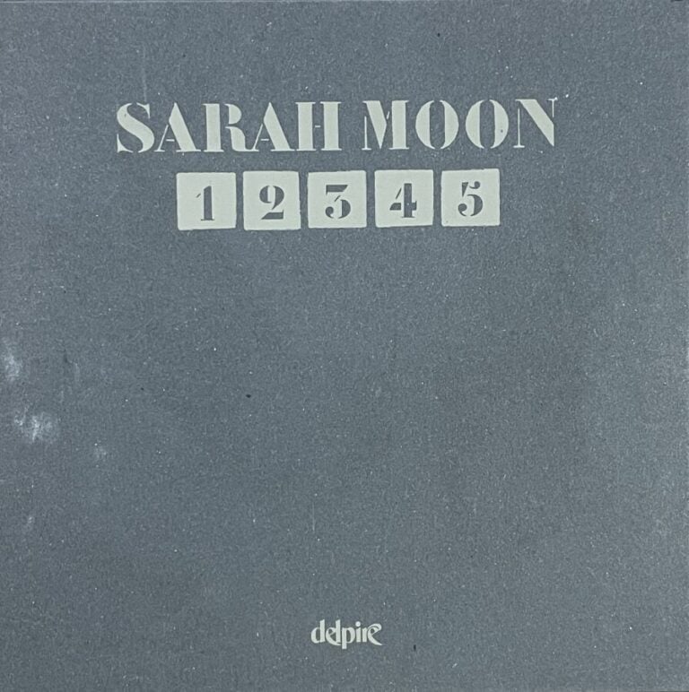SARAH MOON - 12345 - Emboîtage - Ouvrage rétrospectif de la photographe Sarah M…