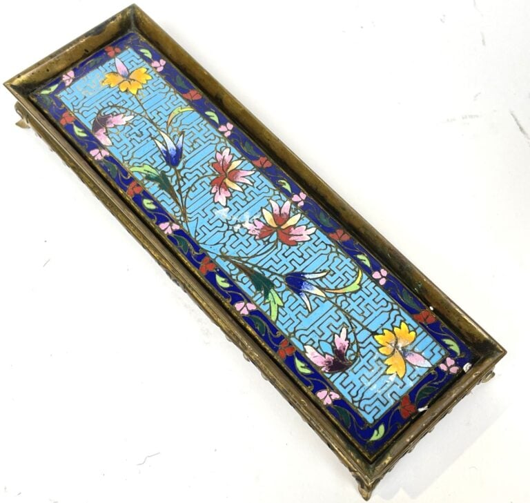 SOCLE cloisonné à décors de fleurs - - Lot à retirer à : - PANAME SERVICES - 54…