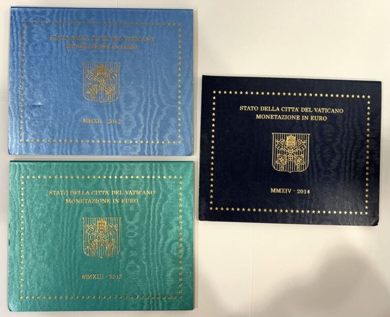 Vatican - Euros - Lot de trois coffret BU de 1 centime à 2 Euros 2012, 2013 et…