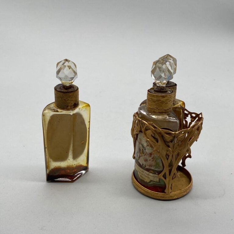 VIVILLE Paris, pour "Charme secret", "Caresse de fleurs" et "Pavane", époque 19…