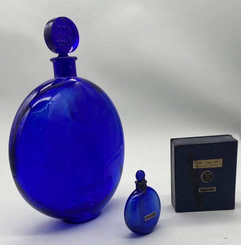 WORTH, "Dans la nuit", lot de 2 flacons bleus, un avec étiquette en boite d'ori…