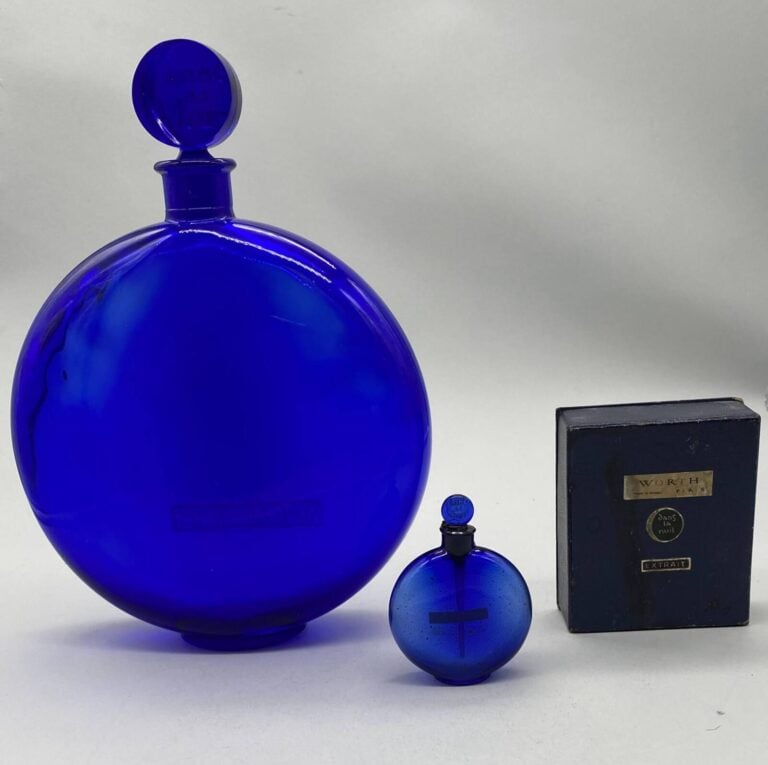 WORTH, "Dans la nuit", lot de 2 flacons bleus, un avec étiquette en boite d'ori…