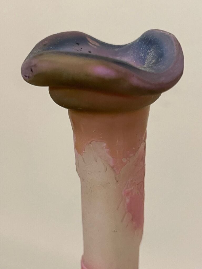 Emile GALLE (1846-1904) - Vase soliflore à corps bombé, talon circulaire et lon…