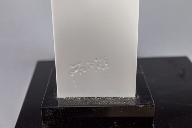 JEAN-CLAUDE FARHI (1940-2012) - Colonne - Polyméthacrylate (plexiglas) de coule…