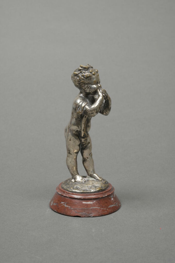 Louis KLEY (XIXe siècle) - Sujet figurant une fillette avec un noeud en bronze…
