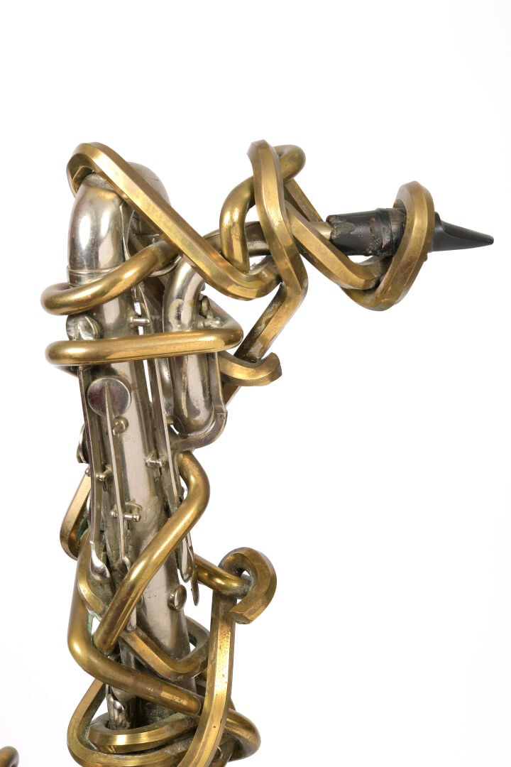 Max CARTIER (né en 1935) - Le saxophone enlacé, 1989 - Sculpture assemblage aut…