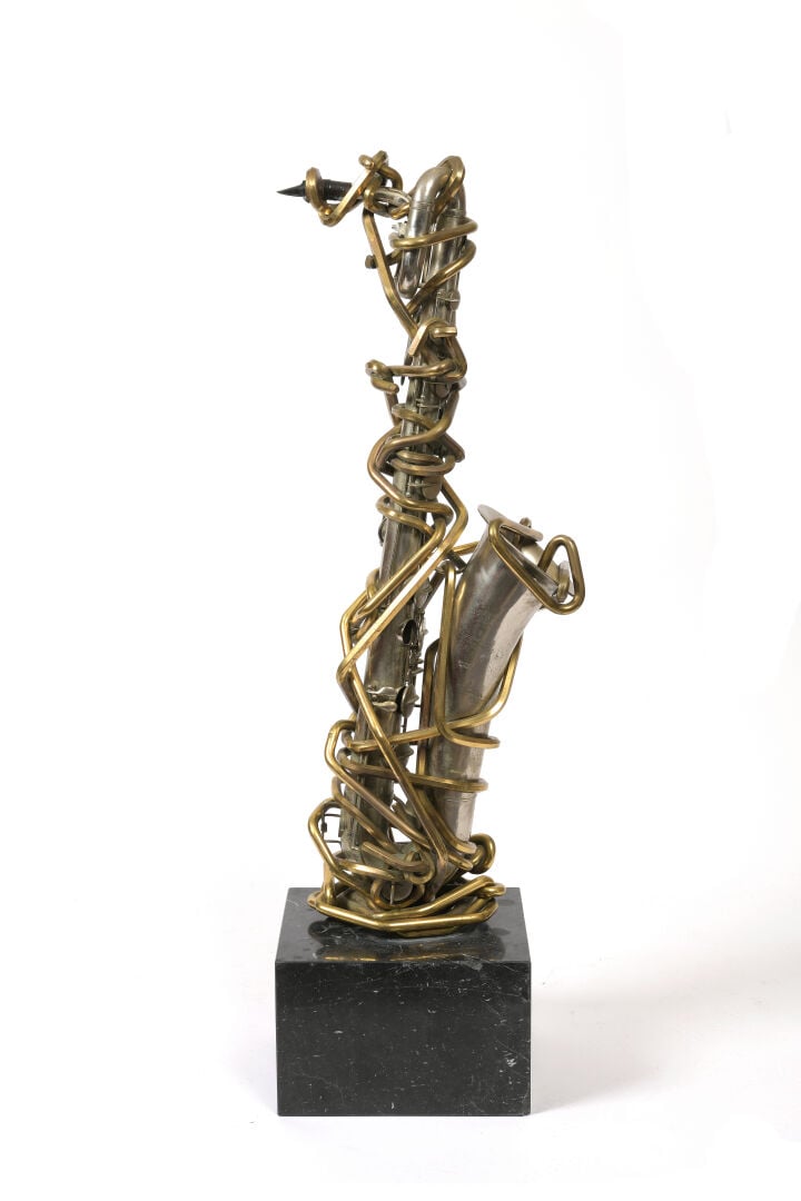Max CARTIER (né en 1935) - Le saxophone enlacé, 1989 - Sculpture assemblage aut…