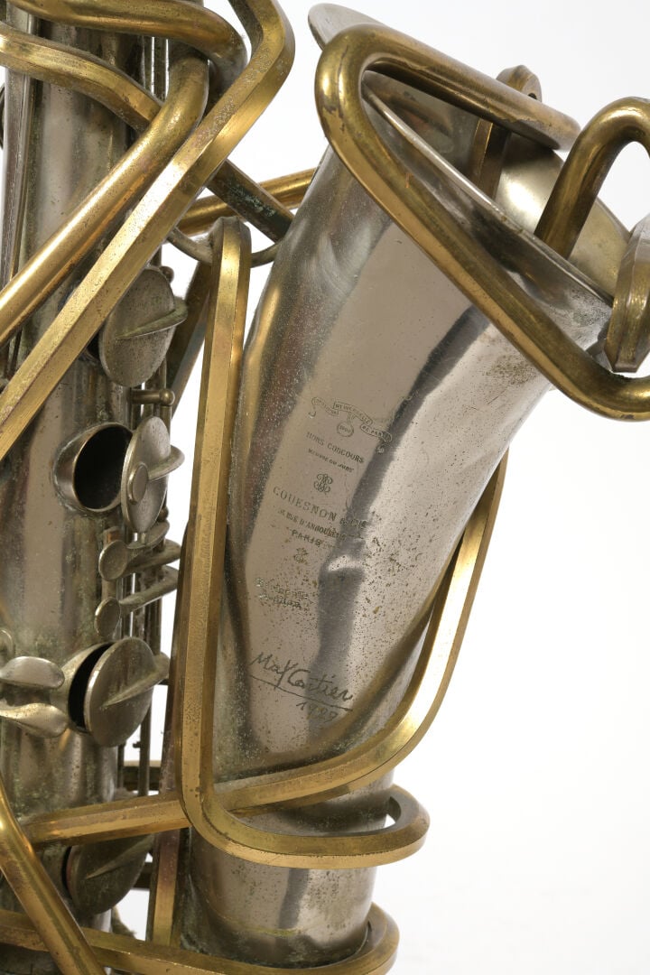 Max CARTIER (né en 1935) - Le saxophone enlacé, 1989 - Sculpture assemblage aut…