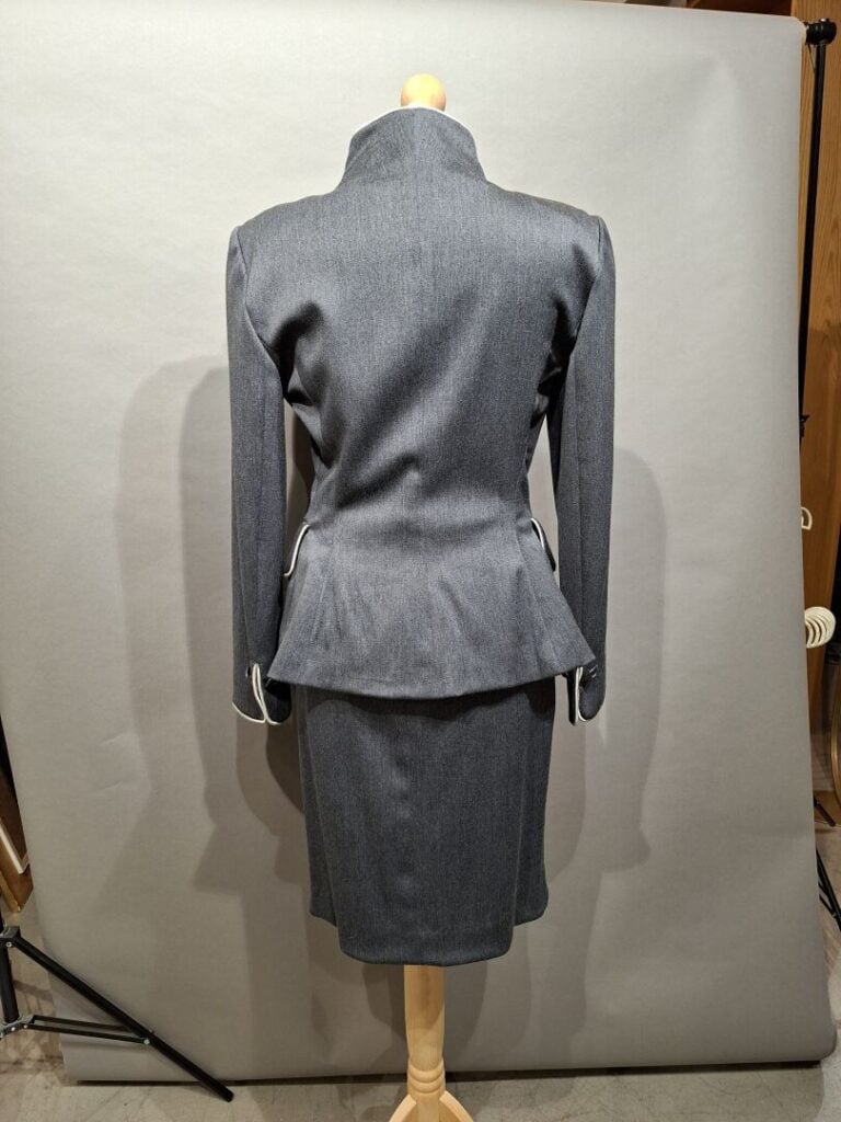 AZZARO Boutique - Tailleur jupe en laine grise - Taille 40