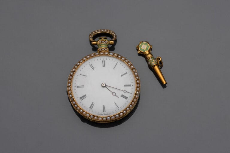 BOYER - Petite MONTRE DE POCHE en or jaune (750°/°°) ornée d'une miniature en é…