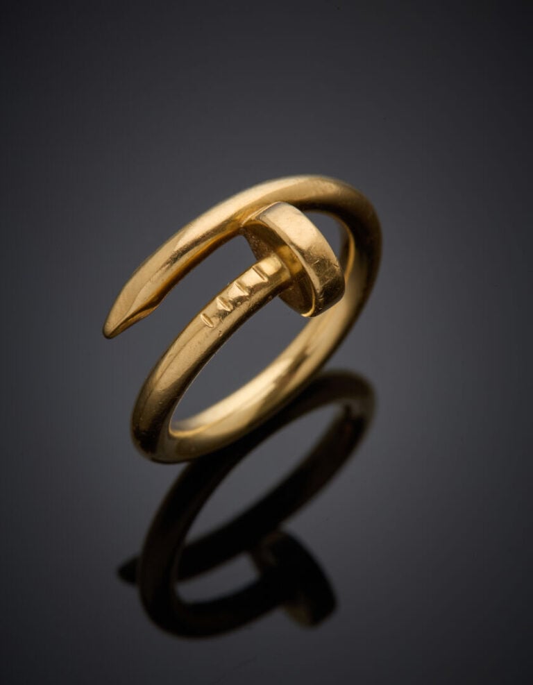 CARTIER - BAGUE modèle "Juste un clou" en or jaune (750‰). - Signée CARTIER. Da…