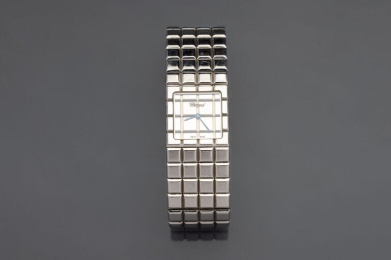 CHOPARD - BRACELET MONTRE carrée de dame, modèle "Ice Cube" en acier articulé.…