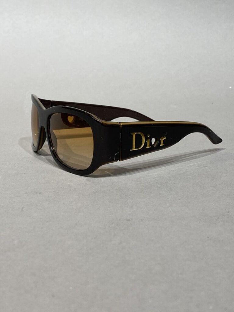 CHRISTIAN DIOR - Lunette de soleil marron et beige, verres fumés dans les tons…