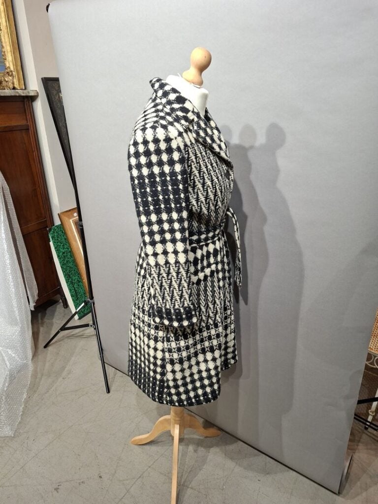 CHRISTIAN LACROIX Jeans - Manteau trois-quart en laine à motif de chevrons noir…