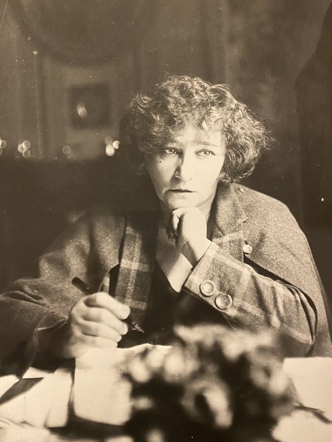 COLETTE - PORTRAITS ET MONDANITÉS - Ensemble de photographies de Colette figura…