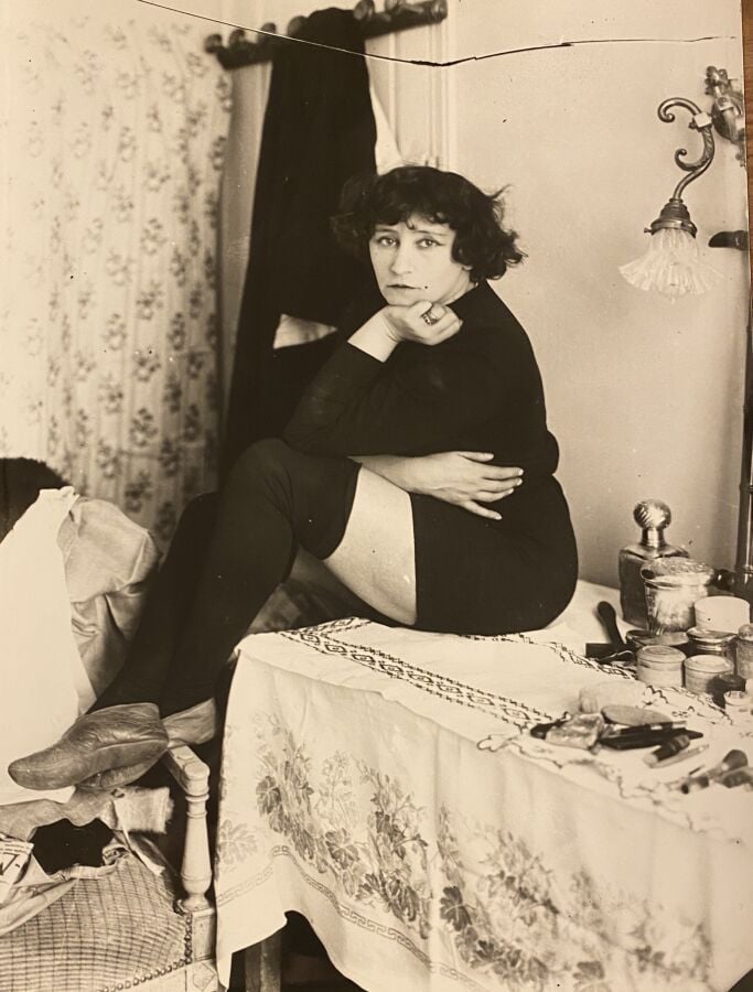 COLETTE - PORTRAITS ET MONDANITÉS - Ensemble de photographies de Colette figura…