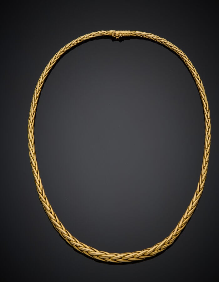 COLLIER en or jaune (750‰) à maille "palmier" en légère chute, fermoir cylindri…
