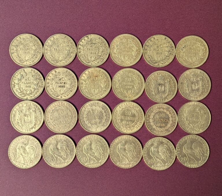 Ensemble de 24 pièces d'or comprenant : - - 10 pièces de 20 Francs or Napoléon…