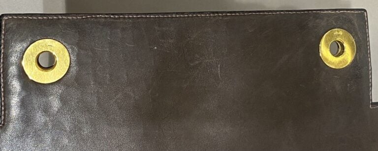 HERMES Circa 1962 - Sac "Piano" en crocodile porosus chocolat, anses en cuir co…