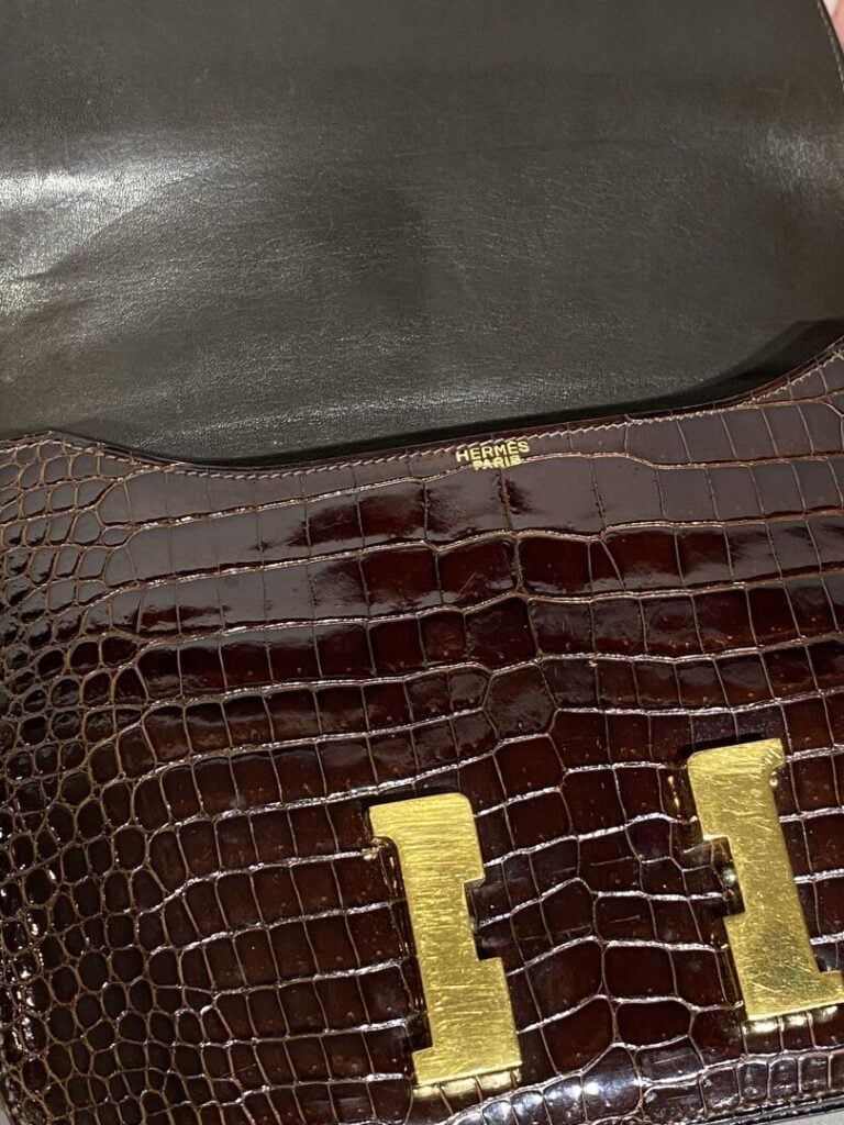 HERMES Circa 1972 - Sac "Constance" en crocodile porosus chocolat, fermoir "H"…