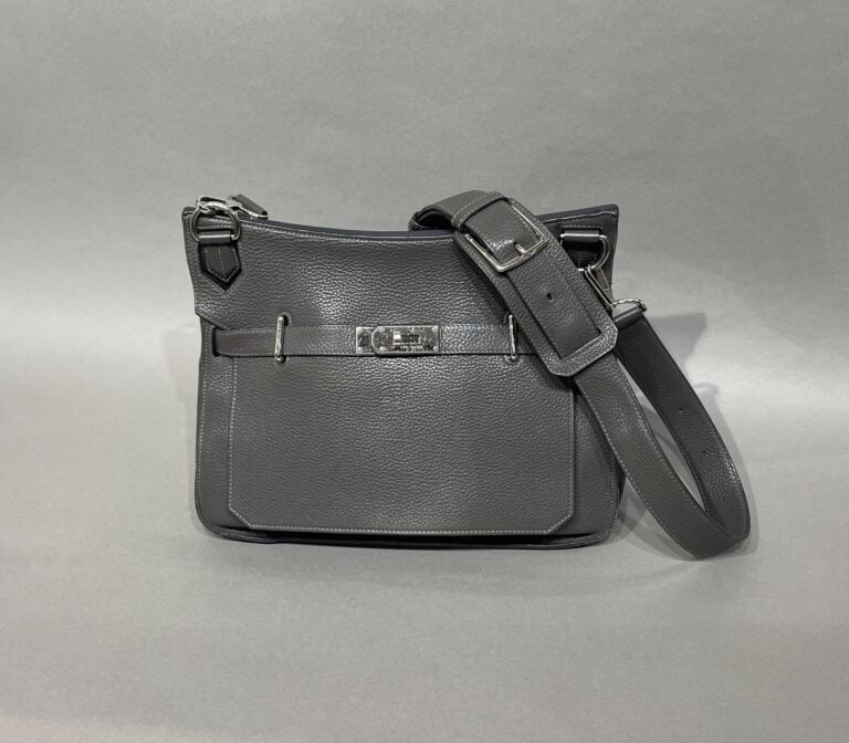 HERMES, circa 2009 - Sac "Jypsière 34" en cuir togo étain anthracite, anse band…