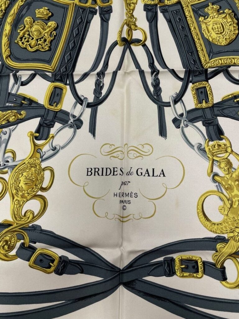 HERMES Paris - Modèle Brides de Gala - Carré en twill de soie - 90 x 90 cm - (t…