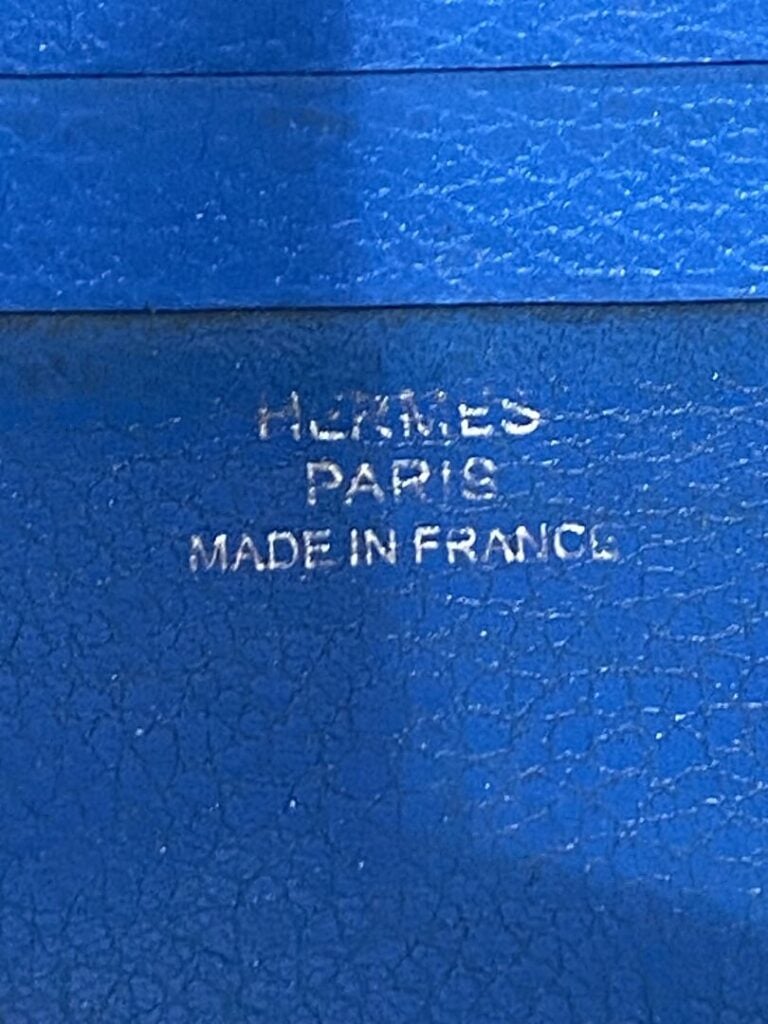 HERMÈS - Porte cartes « Citizen twill » en veau bleu izmir, poche centrale, deu…