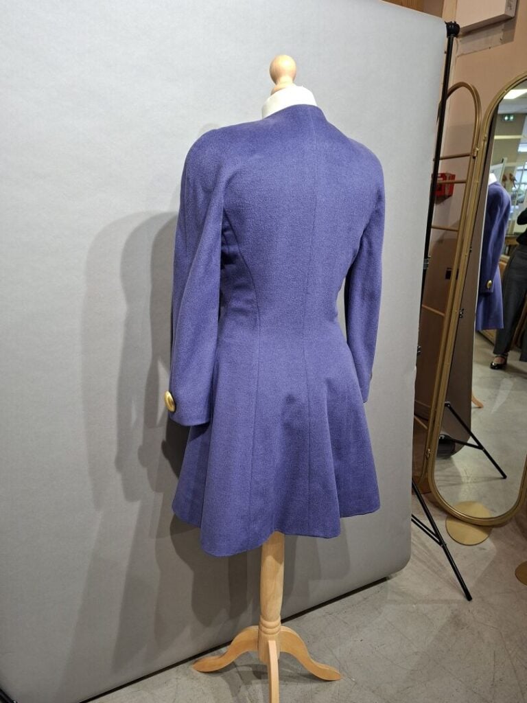 LANVIN Paris - Robe boutonnée en crêpe bleu marine - Taille 38 - On joint un ma…