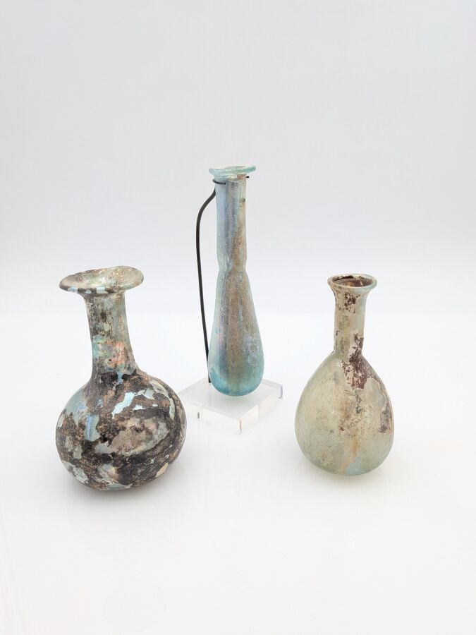 Lot de 3 balsamaires dont un oblong, un à panse piriforme et un à panse globula…